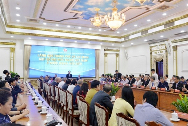 Город Хошимин призывает проживающих за границей вьетнамцев вносить вклад в развитие инфраструктуры и человеческих ресурсов