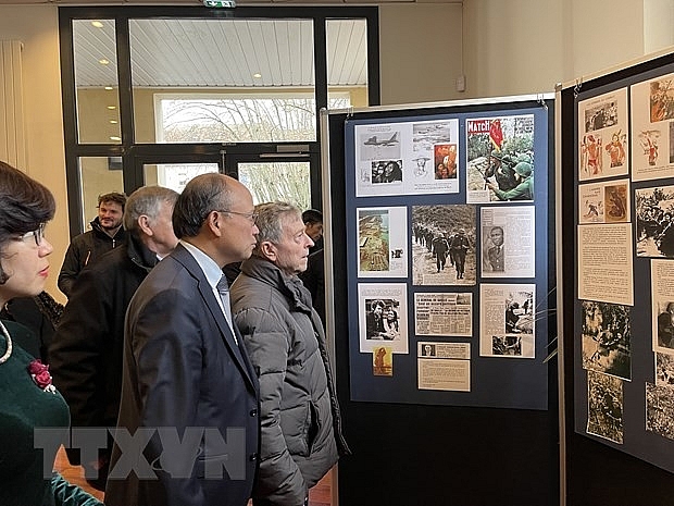 В Верьер-ле-Бюиссоне представлена книга и выставка, посвященная Парижскому мирному соглашению