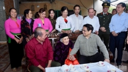 Премьер-министр Фам Минь Тьинь находился в провинции Хоабинь с рабочим визитом