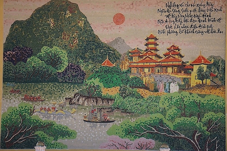 Уникальный набор фарфоровых картин, установивших вьетнамский рекорд