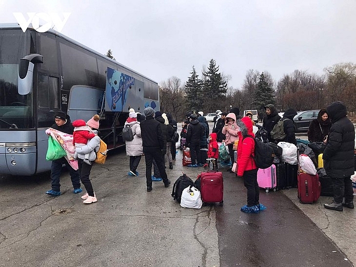 370 вьетнамцев безопасно эвакуировались с Украины в Румынию