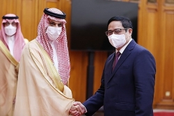 Премьер-министр Вьетнама принял министра иностранных дел Саудовской Аравии