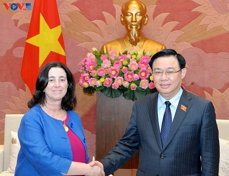 Выонг Динь Хюэ принял вице-президента ВБ по Восточной Азии и Тихоокеанскому региону