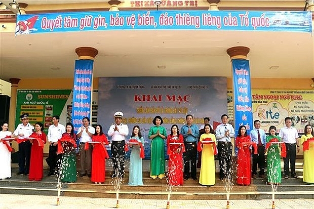 В провинции Куангчи открылась выставка, посвященная суверенитету Вьетнама над Хоангша и Чыонгша
