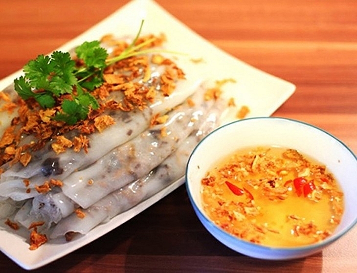 Вьетнамские паровые блинчики бань-куон стали одним из вкуснейших блюд мира в 2023 году