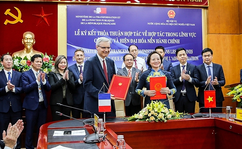Вьетнам и Франция подписали соглашение о сотрудничестве по модернизации государственного управления
