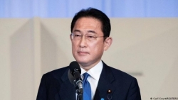 Премьер-министр Японии планирует посетить Вьетнам и Европу в конце апреля