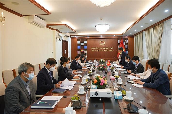Дальнейшее расширение сотрудничества между Вьетнамом и Южной Кореей в сфере образования.