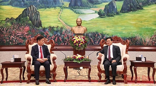 Высокопоставленные руководители Лаоса приняли делегацию Отдела ЦК КПВ по пропаганде и политическому воспитанию