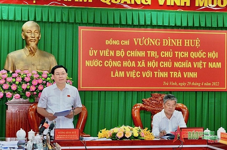 Выонг Динь Хюэ обратил внимание властей провинции Чавинь на важность реализации политики в отношении лиц, имеющих заслуги перед Отечеством