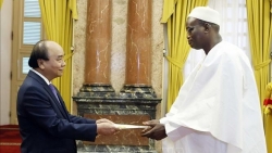 Президент Нгуен Суан Фук принял послов Хорватии и Сенегала, вручивших ему верительные грамоты