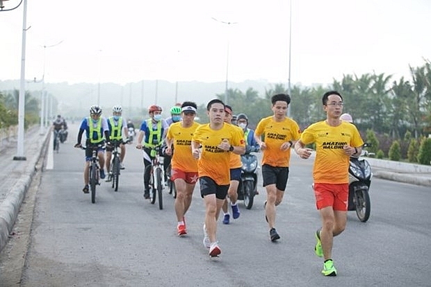 Около 11 тыс. спортсменов будут участвовать в марафоне VnExpress Marathon Amazing Halong