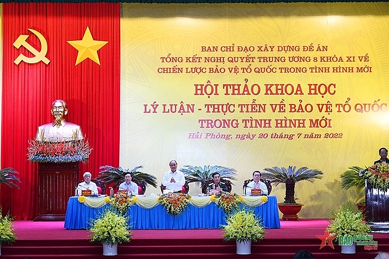 Президент Вьетнама председательствовал на научной конференции по стратегии защиты Отечества в новых условиях