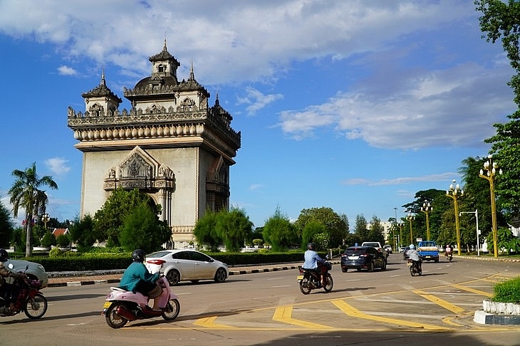 Вьетнам занимает 3-е место по количеству туристов в Лаосе