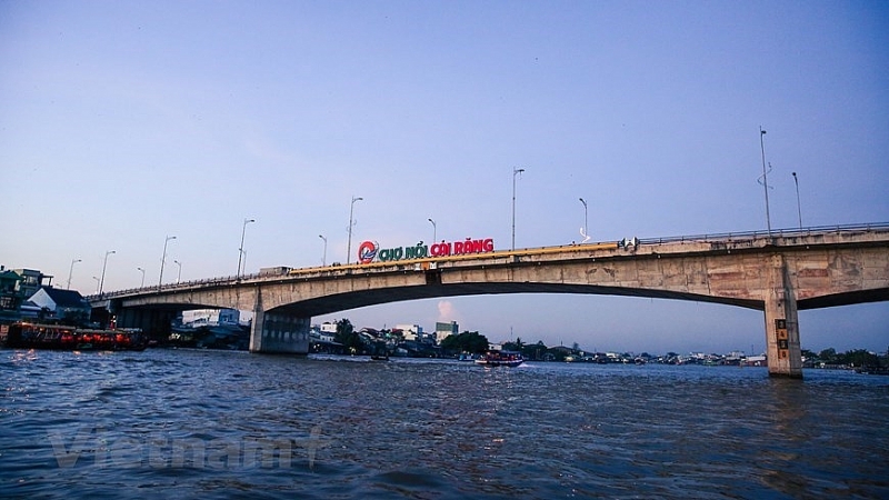 Заря на плавучем рынке Кайранг – уникальное место для туризма на Юге Вьетнама