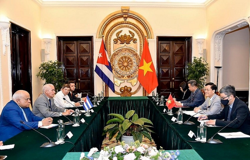 Дальнейшее углубление особых традиционных отношений и всестороннего сотрудничества между Вьетнамом и Кубой.