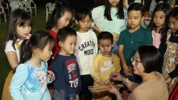 Вьетнамские дети в России отмечают праздник середины осени 2022 года
