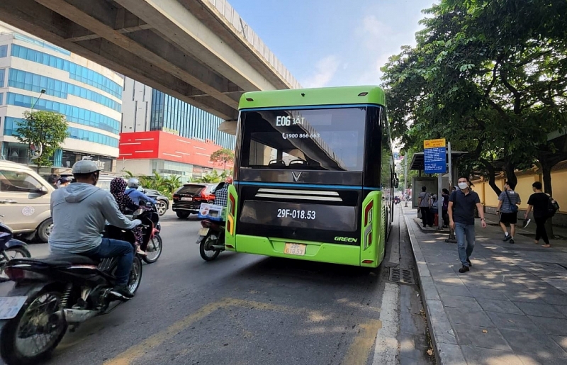 Ханой стремится использовать электрические автобусы для защиты окружающей среды