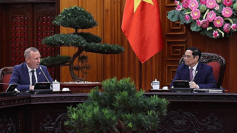 Премьер-министр Фам Минь Чинь принял Посла Великобритании во Вьетнаме