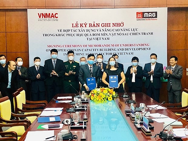 VNMAC и MAG сотрудничают в ликвидации последствий оставленных войной бомб и мин во Вьетнаме