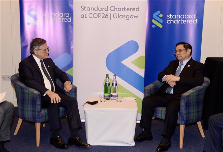 Фам Минь Тинь принял председателя совета директоров корпорации «Standard Chartered»