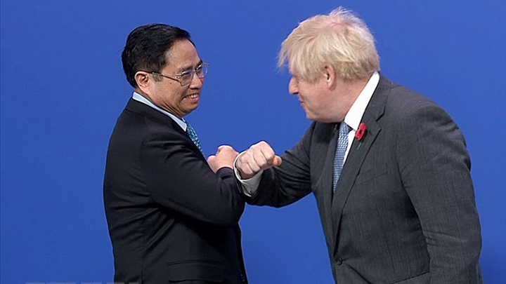 Великобритания впечатлена обязательством Вьетнама по сокращению выбросов углерода до нуля к 2050 году