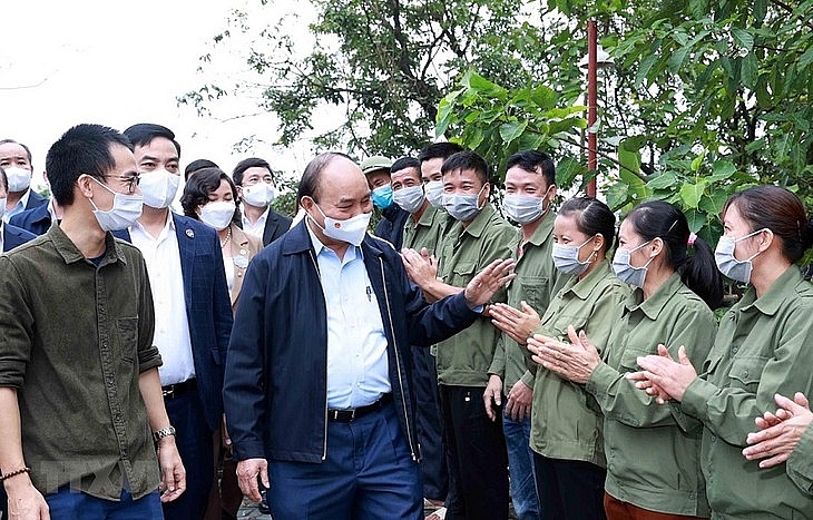 Президент Нгуен Суан Фук посетил лучшие кооперативы провинции Ниньбинь
