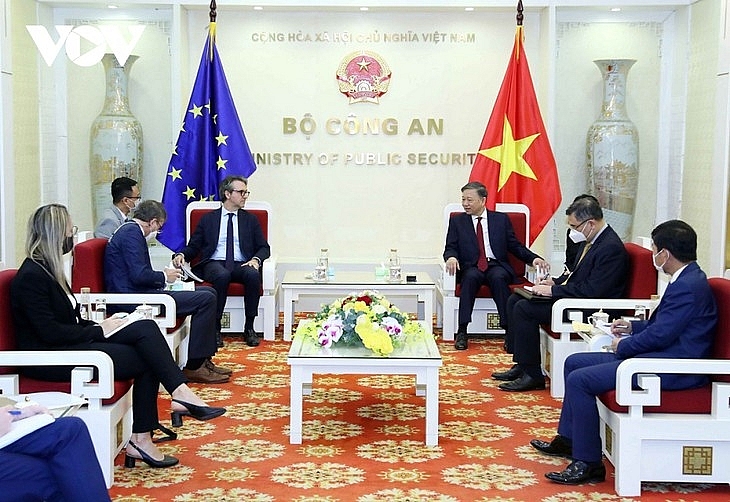 Министр общественной безопасности принял главу миссии ЕС во Вьетнаме