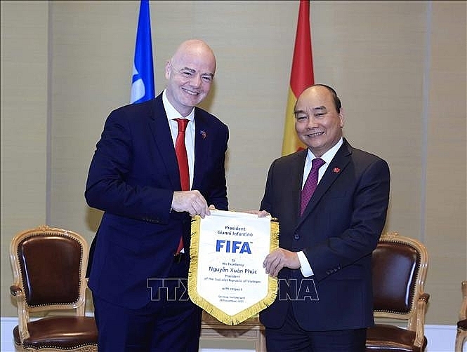 Президент Вьетнама Нгуен Суан Фук встретился с президентом ФИФА