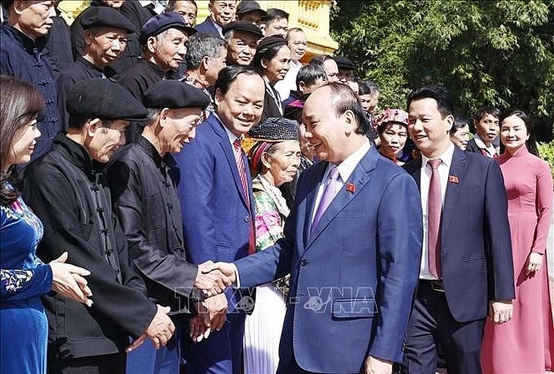 Распространение выдающихся примеров авторитетных людей в провинции Хажанг