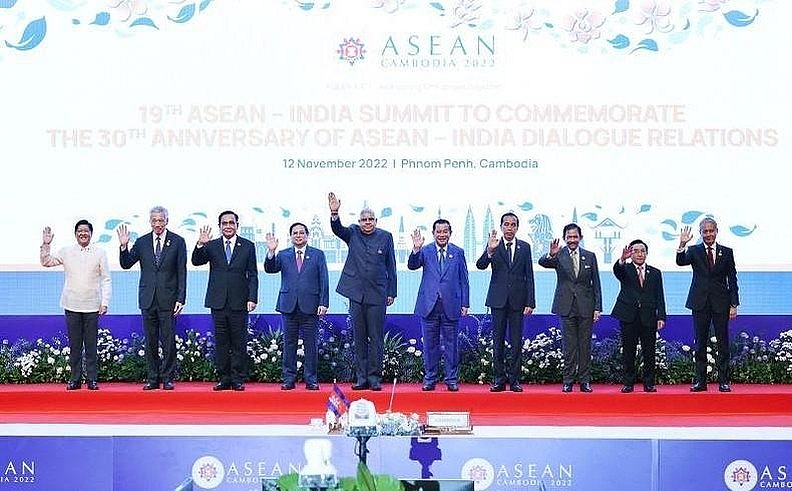 Премьер-министр Вьетнама Фам Минь Тьинь принял участие в саммитах между АСЕАН и партнерами
