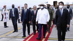Президент Уганды начал официальный визит во Вьетнам