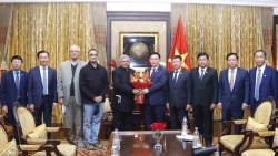 Председатель НС Вьетнама принял руководителей политических партий Индии