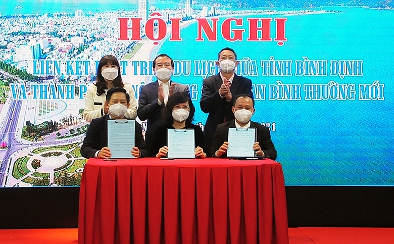 Ханой сотрудничает с провинцией Биньдинь в развитии туризма