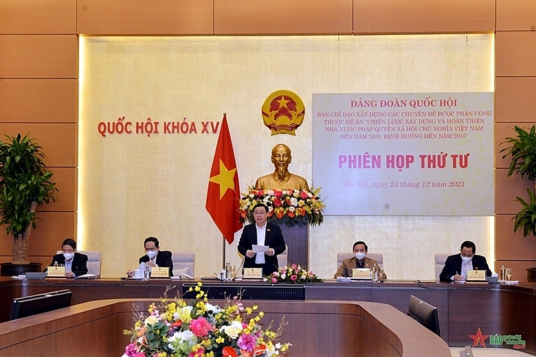 Выонг Динь Хюэ председательствовал на заседании, посвященном обновлению организационной структуры и повышению эффективности деятельности Национального собрания