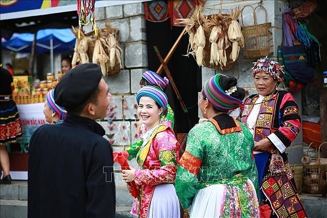 Множество Новогодних мероприятий в Деревне Культур этнических групп Вьетнама