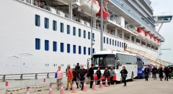 Более 2 500 туристов прибыли в международный пассажирский порт Халонг