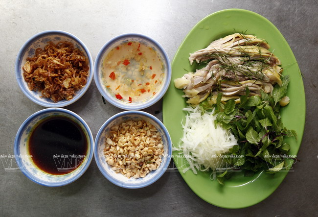 Мягкая рисовая вермишель с мясом курицы – деликатес Ханоя