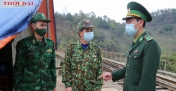 Вьетнамские солдаты встречают Тэт на границе страны