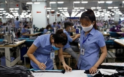 Мировые СМИ: В 2021 году ожидается положительный рост вьетнамской экономики