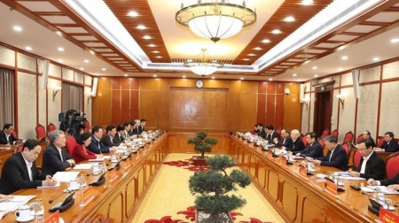 Нгуен Фу Чонг провел первое заседание Политбюро и Секретариата ЦК КПВ 13-го созыва