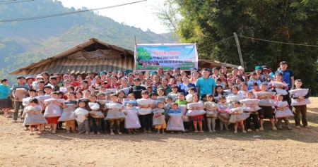 World Vision помогает жителям провинции Диенбиен улучшить качество жизни