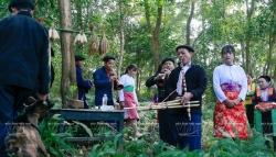 Церемония подношения духу леса у народности монг
