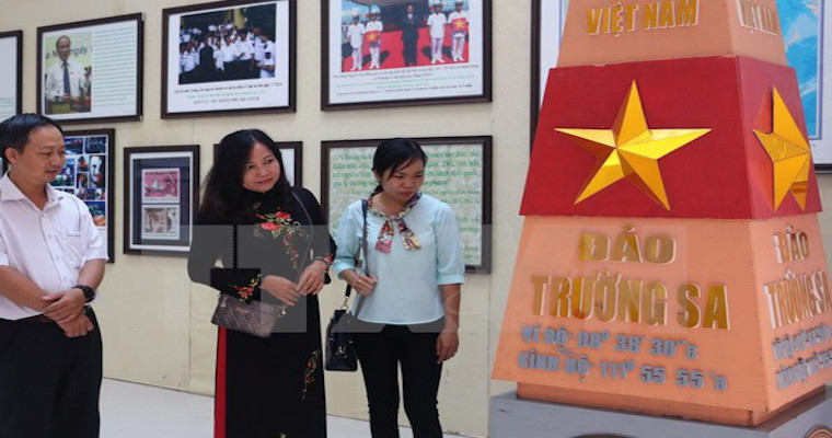 В провинции Анжанг проходит выставка, посвященная суверенитету Вьетнама над Хоангшой и Чыонгшой