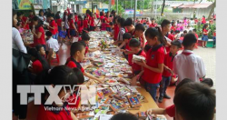 Почти 3.000 книг были подарены бедным детям в провинции Лаокай