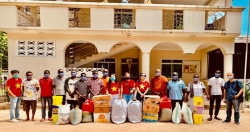 Общество вьетнамских женщин в Танзании подарило детям-сиротам нужные вещи