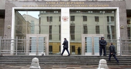 СФ одобрил закон, позволяющий Путину вновь баллотироваться на пост президента