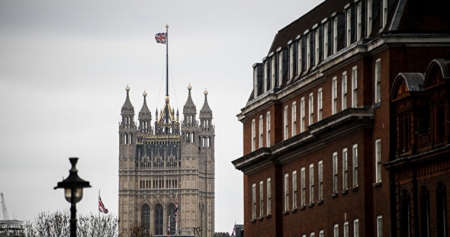 Британский парламент проголосовал за отсрочку Brexit