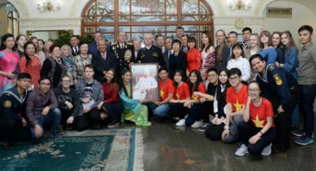 Во Владивостоке отметили 129-ю годовщину со дня рождения Президента Хо Ши Мина