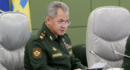Шойгу пригласил министра обороны США на парад Победы в Москву